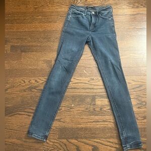 11) Expresss high rise jegging size 0 short